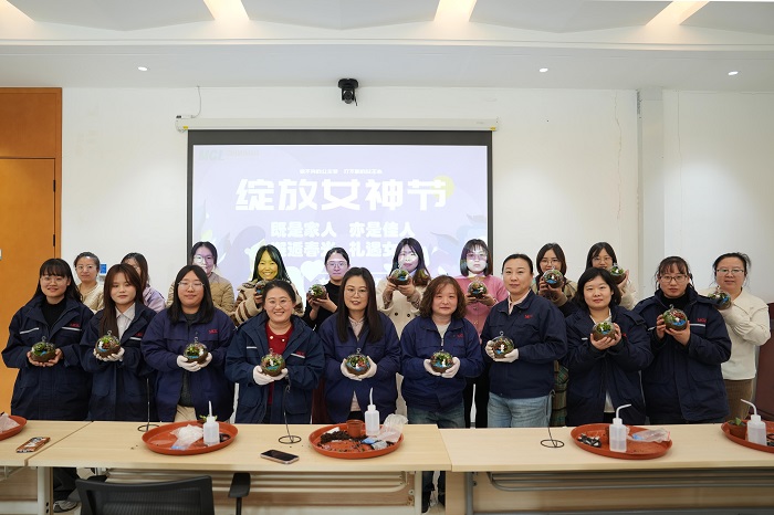 1741654602602790VdHe.jpg DSC02461.jpg